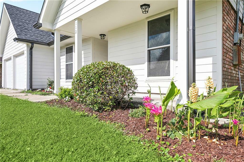Property Photo: 112 Firethorn Drive LA 70056
