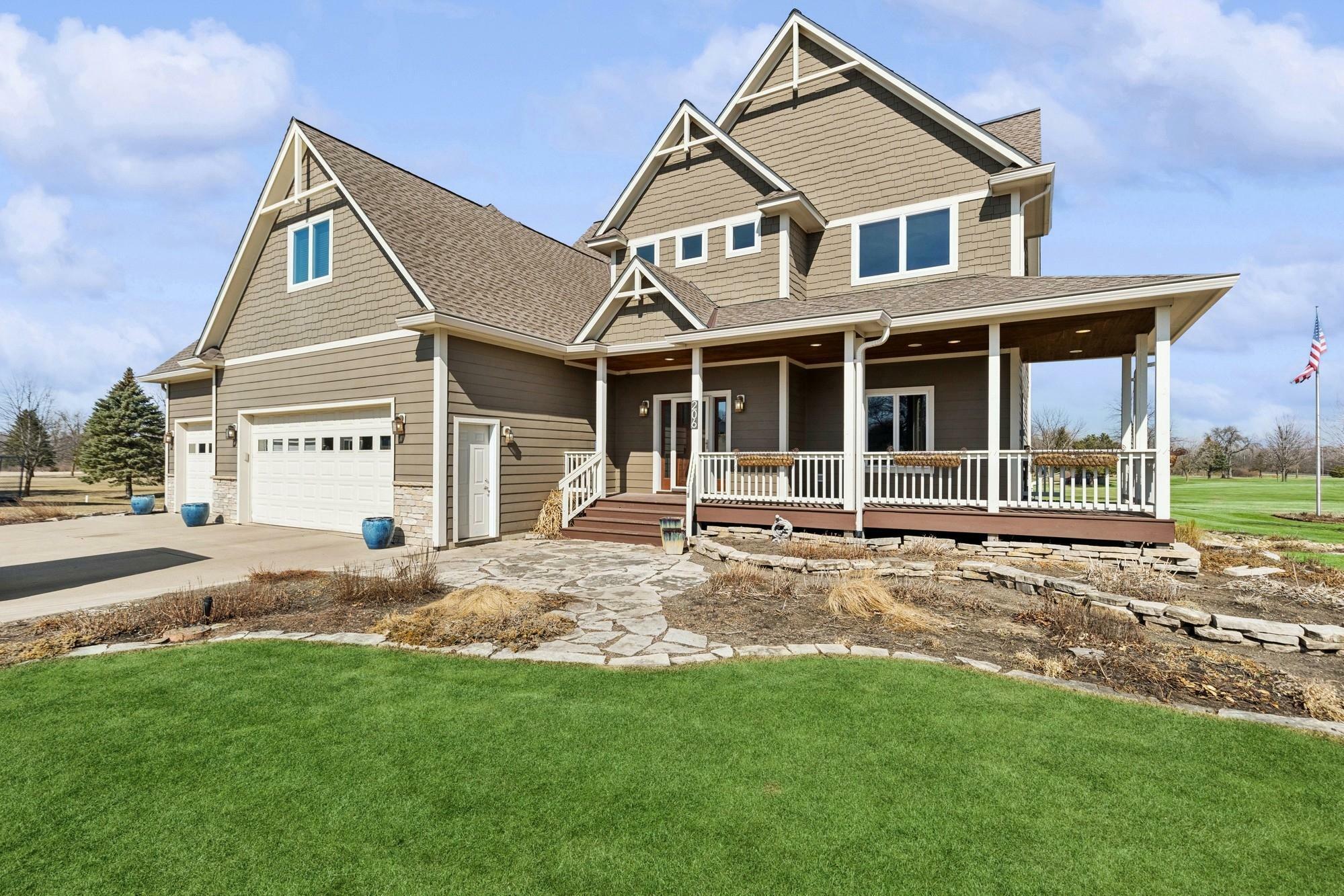 Property Photo: 206 Fairway Circle MN 55336