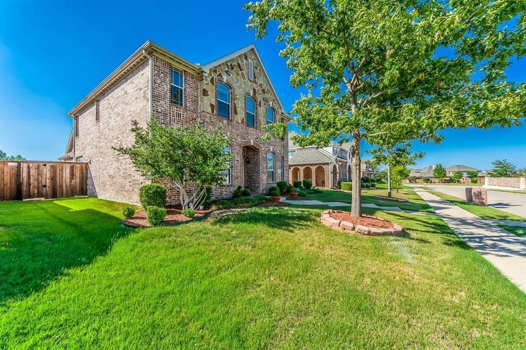 Property Photo: 810 Highland Hills TX 75036