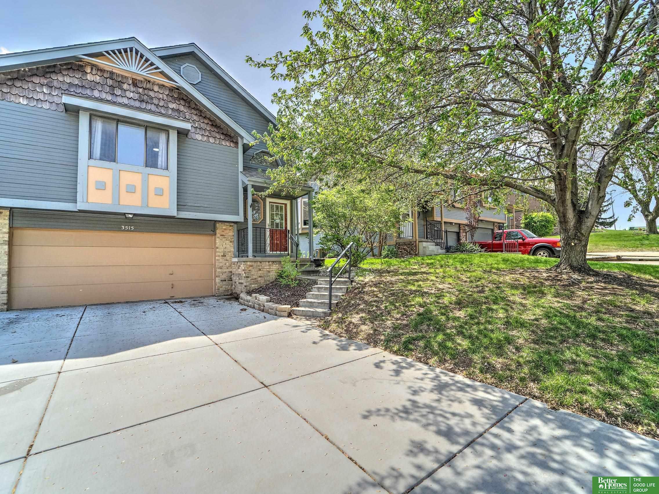Property Photo: 3515 Comstock Avenue NE 68123-0000
