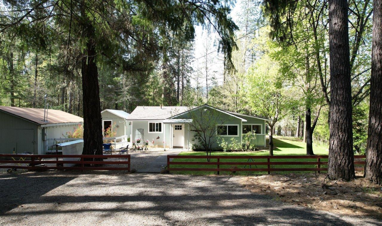 Property Photo: 7458 Crowfoot Road OR 97541