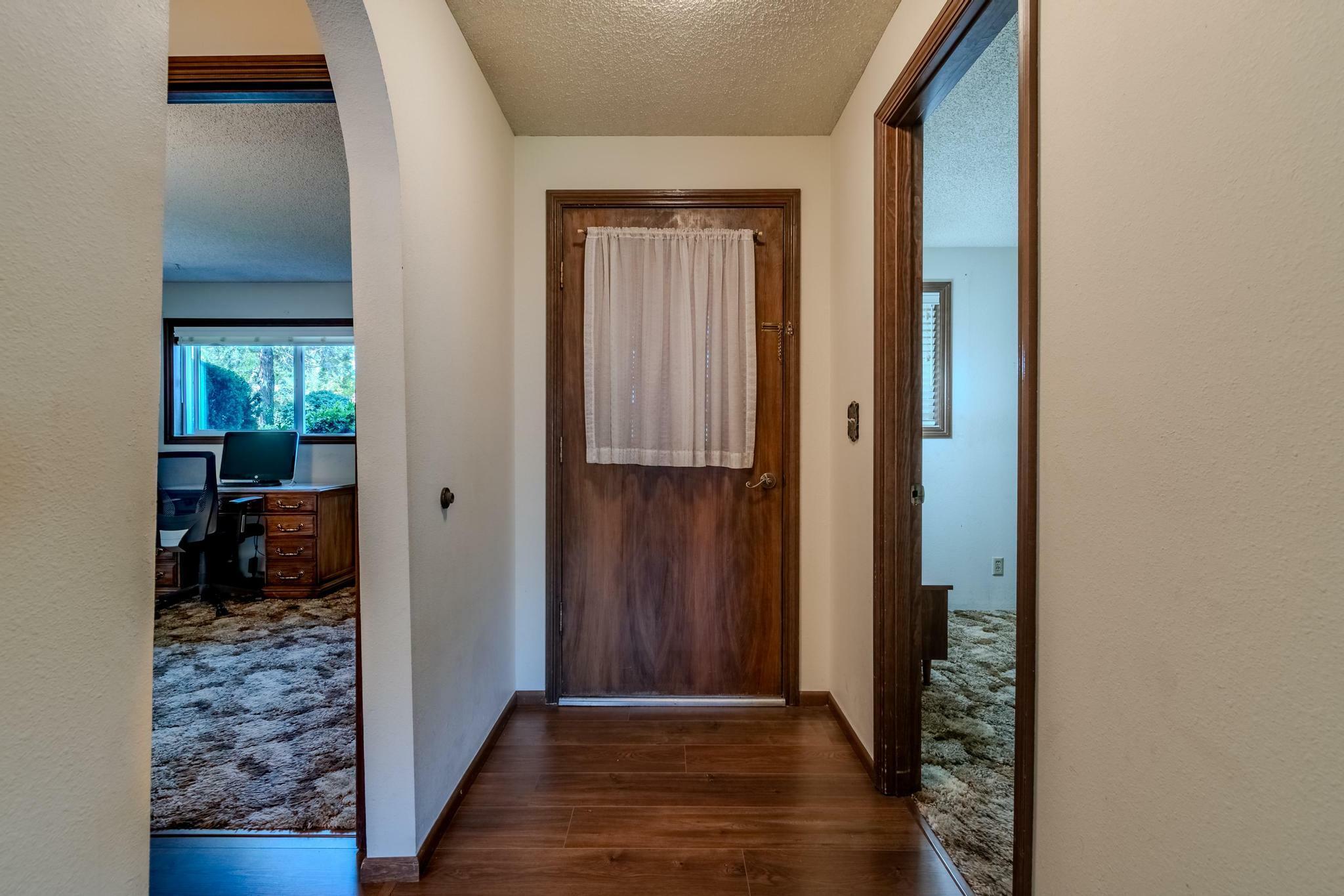Property Photo: 740 N Modoc Avenue OR 97504