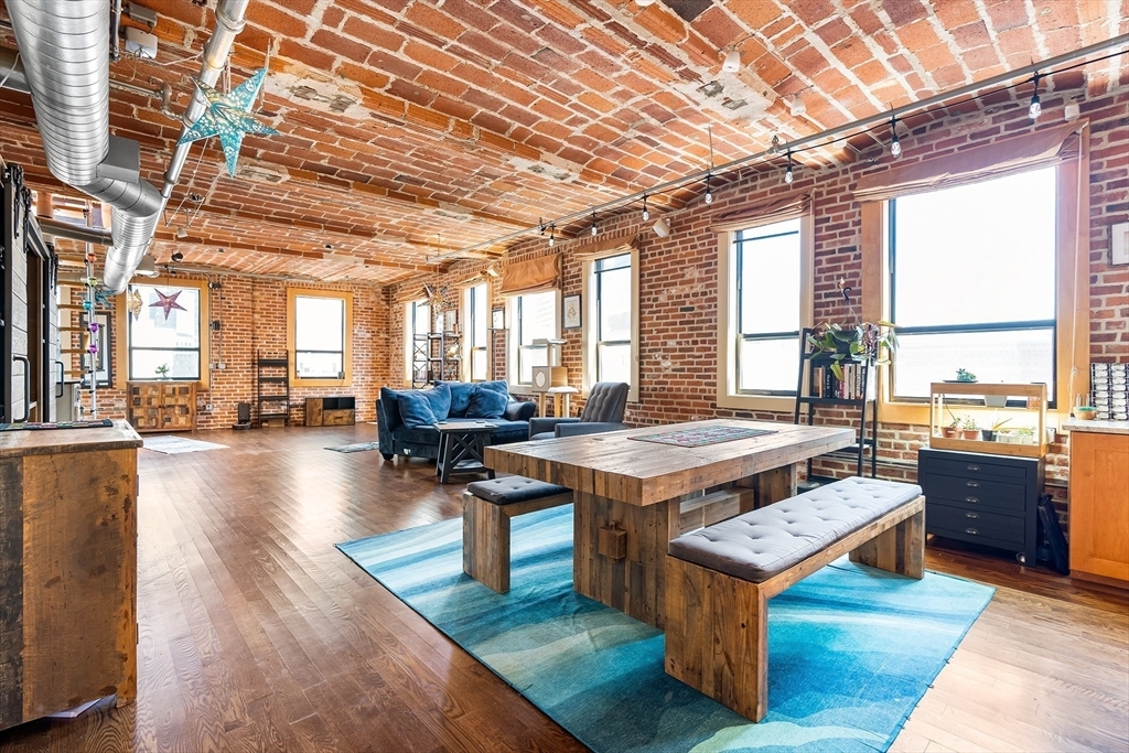 Property Photo:  121-123 Beach St 801  MA 02111 
