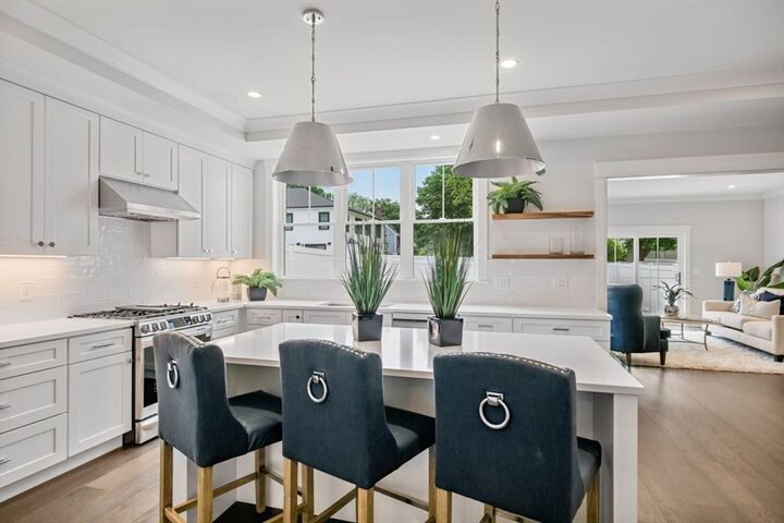 Property Photo:  5 Milk St 5  MA 01760 