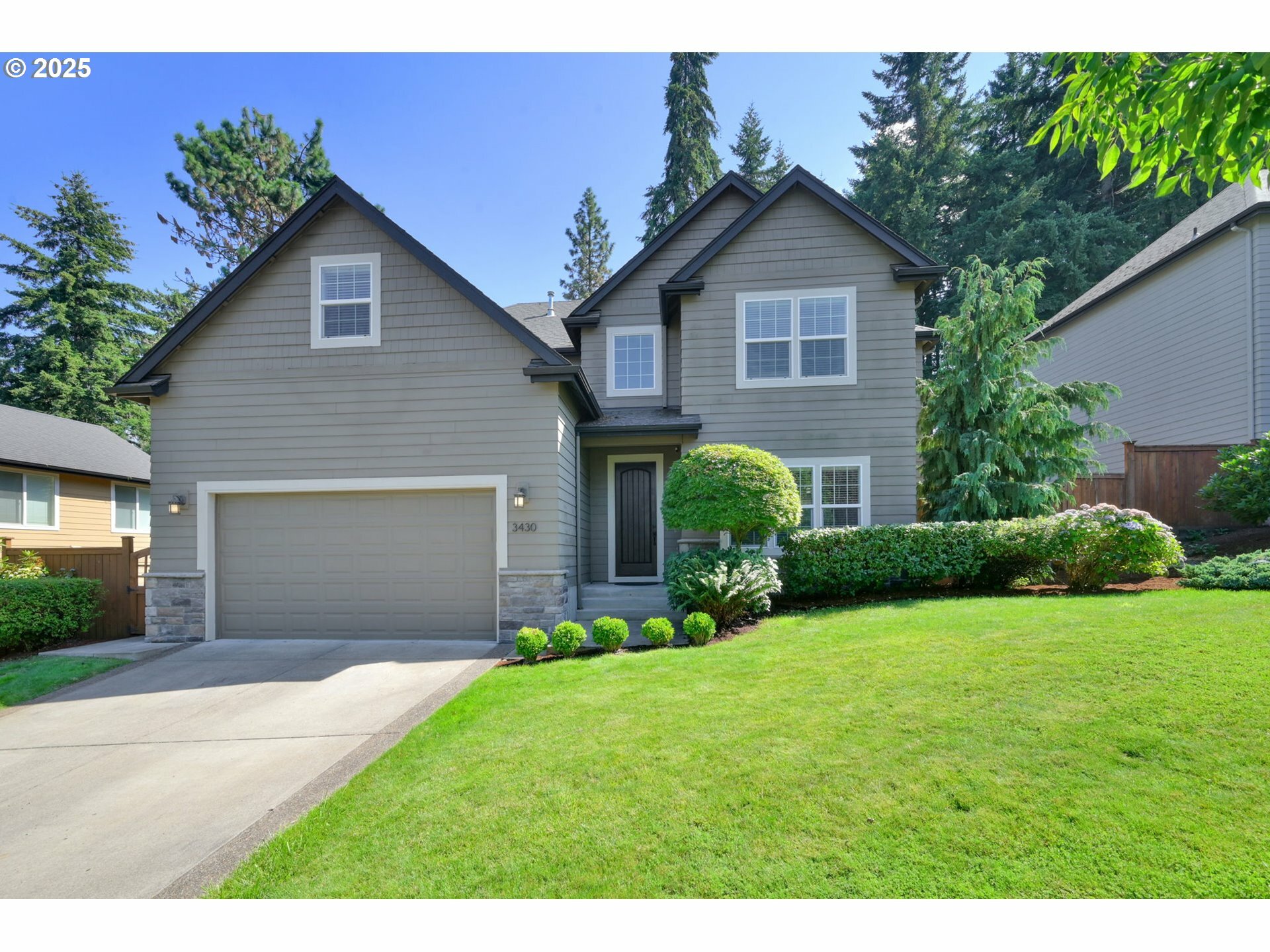 Property Photo: 3430 Timberbrook Way OR 97405