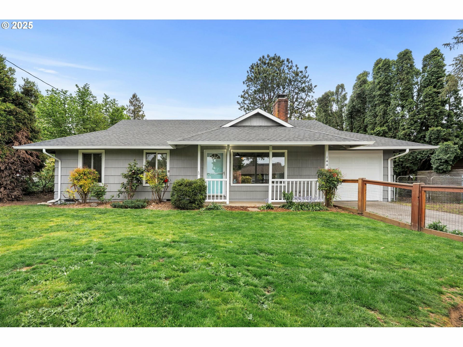 Property Photo: 144 NE 139th Ave OR 97230
