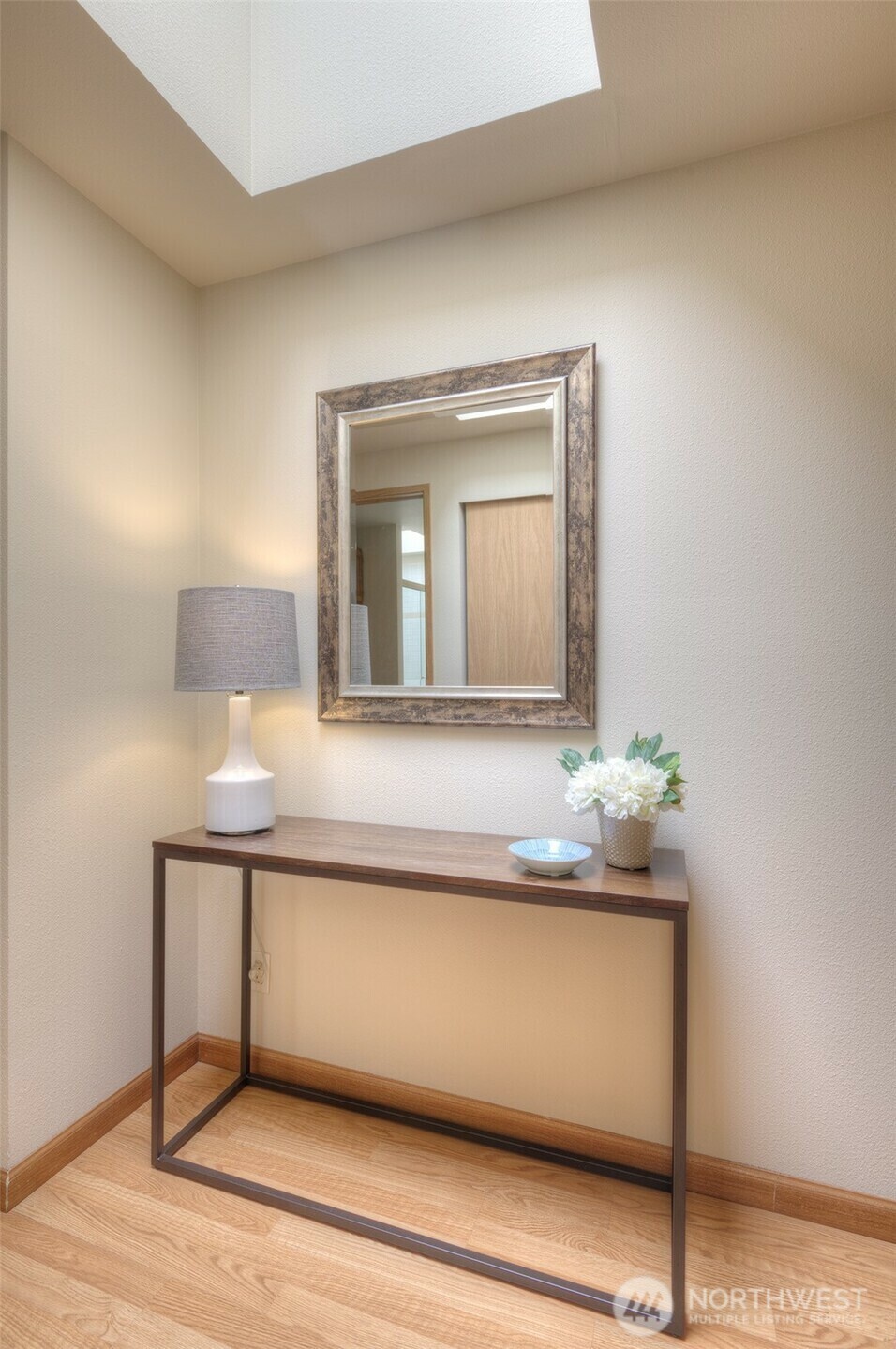 Property Photo: 909 N 35th Street 402 WA 98103