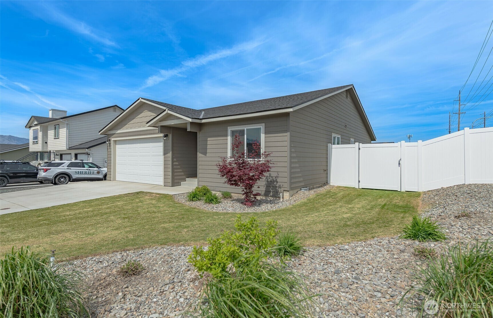 Property Photo: 2487 3rd Street SE WA 98802