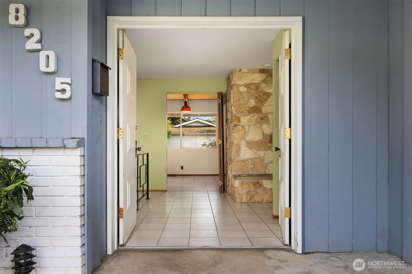 Property Photo: 8205 SE 71st Street WA 98040