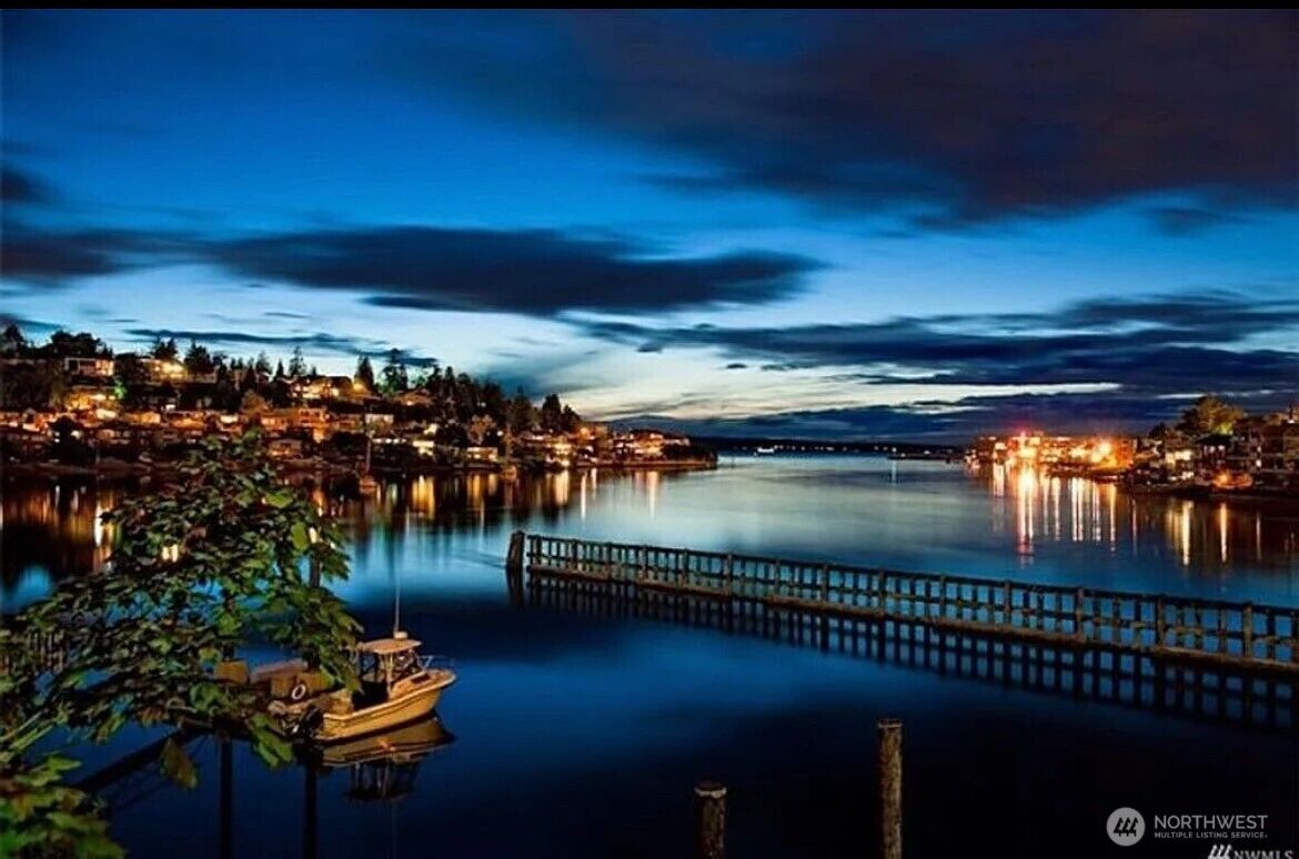 Property Photo:  3510 W Commodore Way  WA 98199