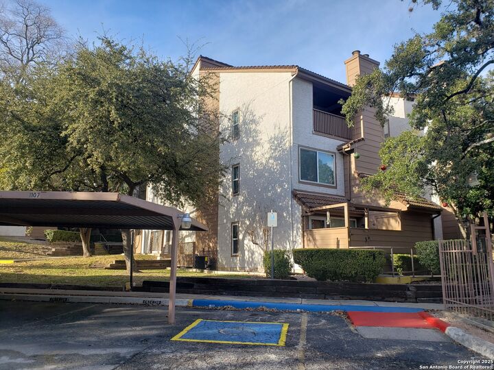 Property Photo: 4107 Medical 1204 TX 78229