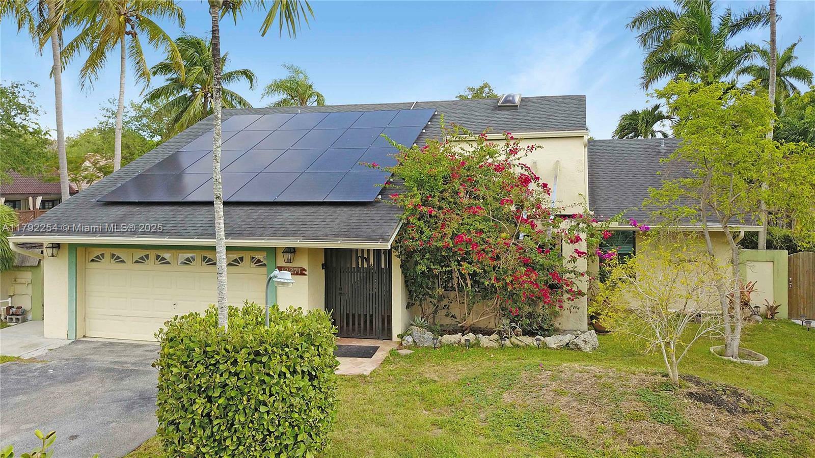 Property Photo: 12271 SW 95th St FL 33186
