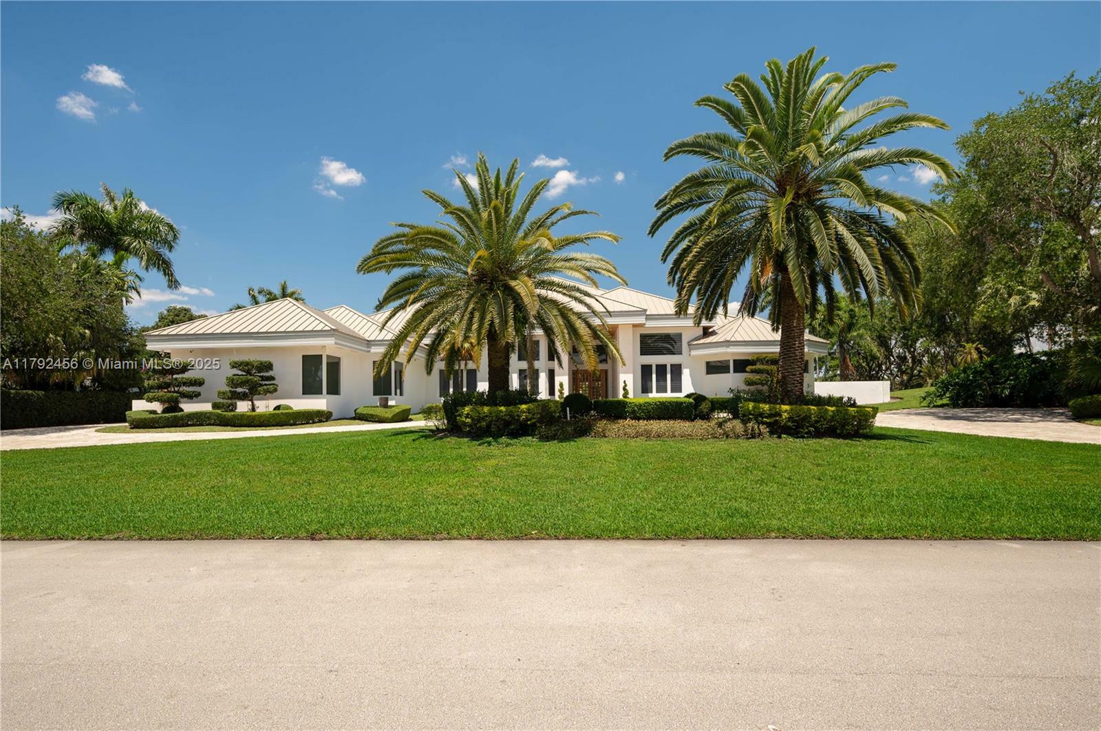 Property Photo: 3425 Saddlebrook Ln FL 33331