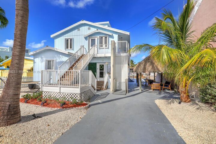 Property Photo:  126 Guilford Ct  FL 33070 