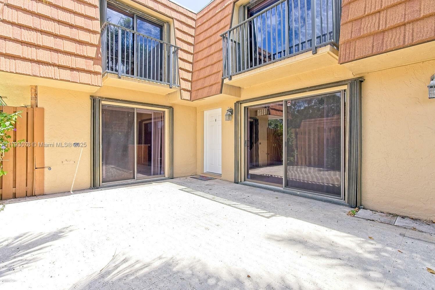 Property Photo:  2585 Garden Ct  FL 33026 