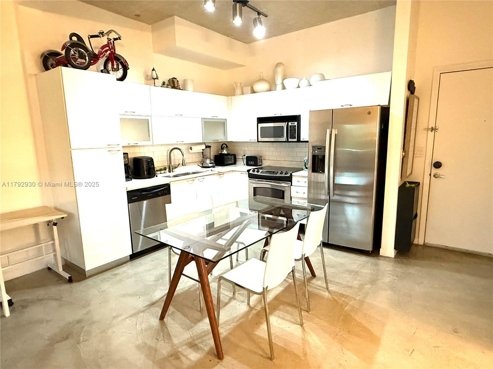 Property Photo: 234 NE 3rd St 303 FL 33132