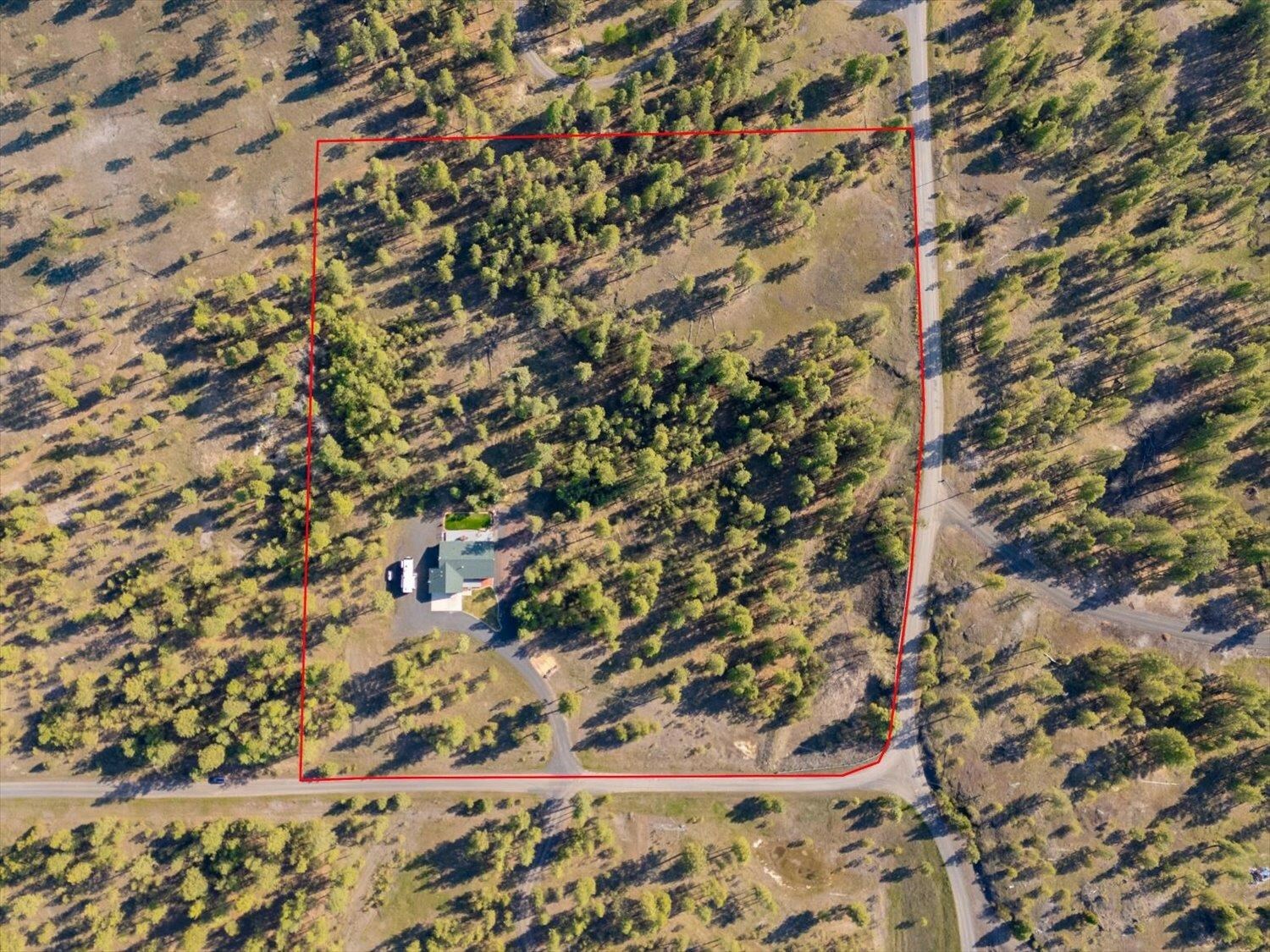 Property Photo: 18008 S Hanson Pond Ln WA 99004