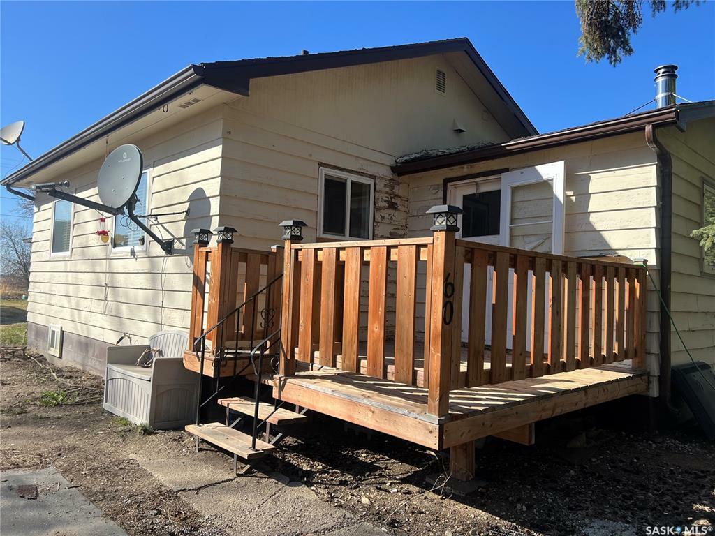 Property Photo:  60 2nd Street N  SK S0E 1V0 