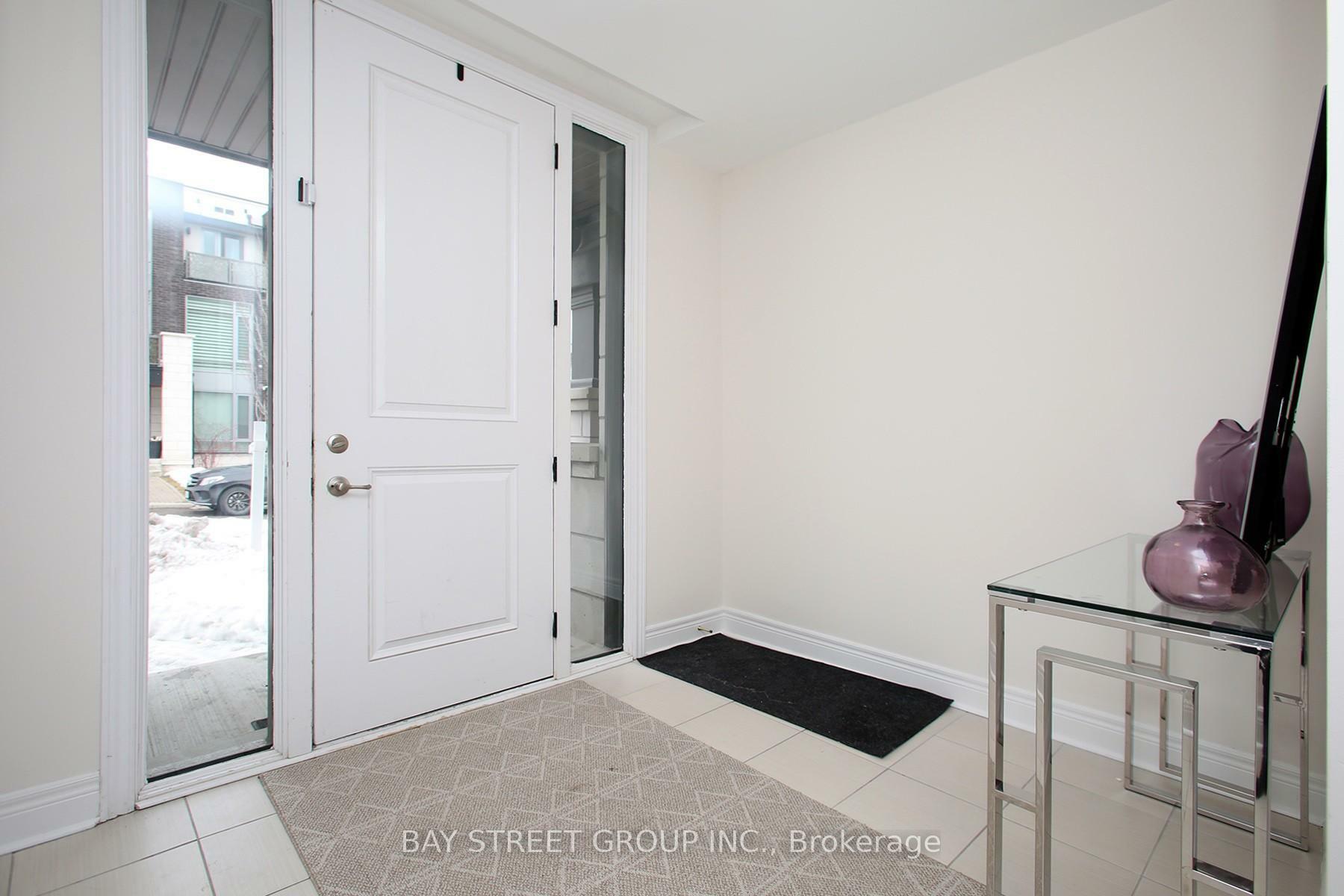 Property Photo:  102 Carrville Woods Circle  ON L6A 4Z6 