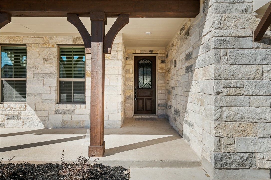 Property Photo: 321 Rieti Parkway TX 78642