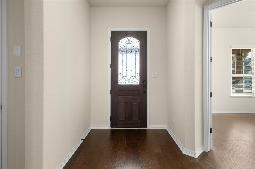 Property Photo: 321 Rieti Parkway TX 78642
