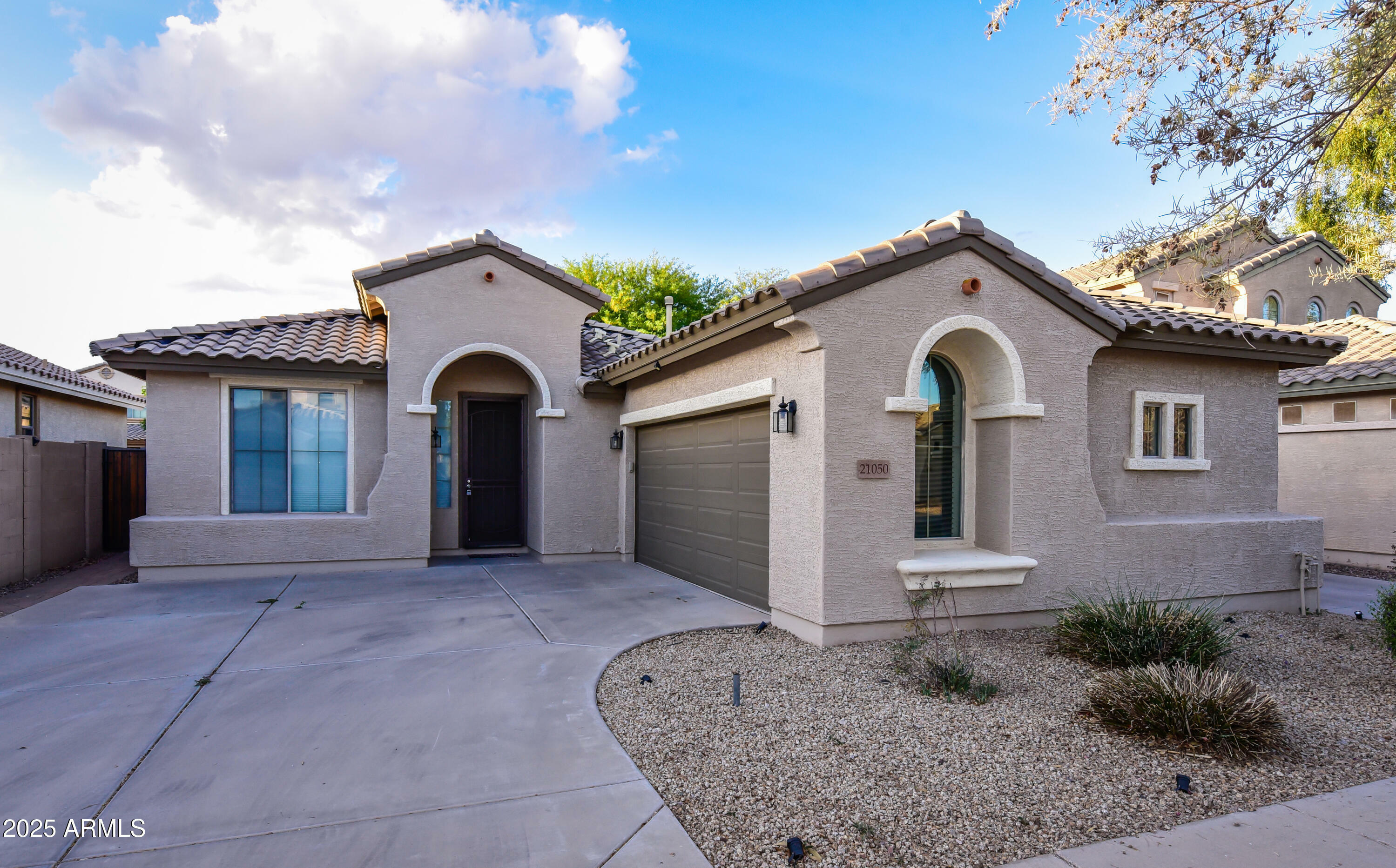 21050 E Tierra Grande --  Queen Creek AZ 85142 photo
