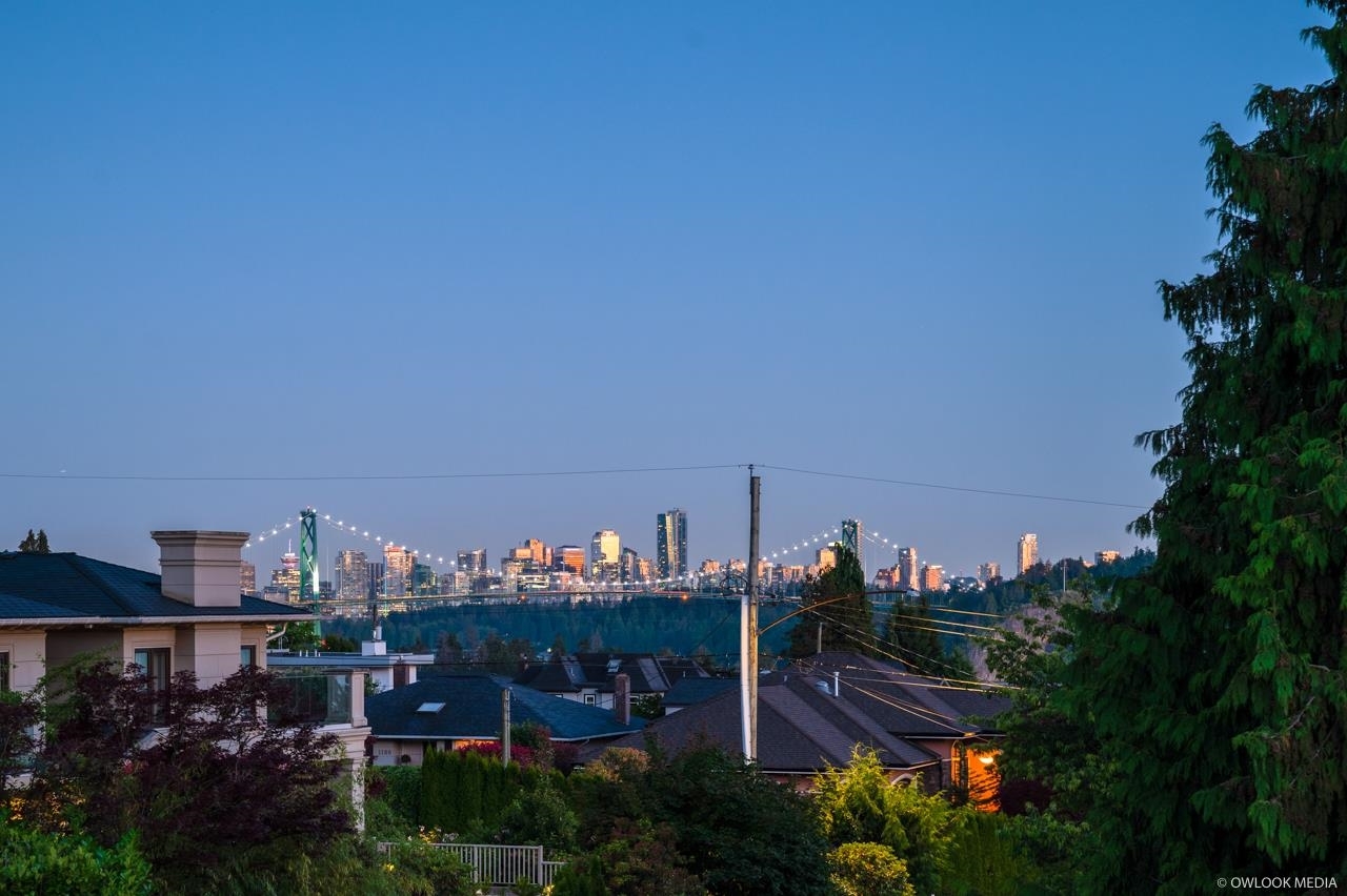 Property Photo: 1208 Haywood Avenue BC V7T 1V1