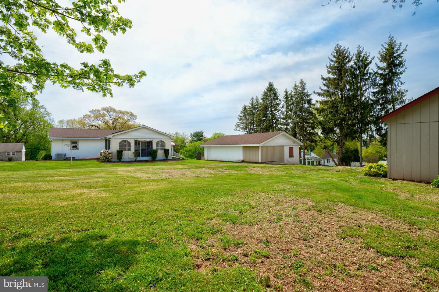 Property Photo: 253 Union Street PA 19468