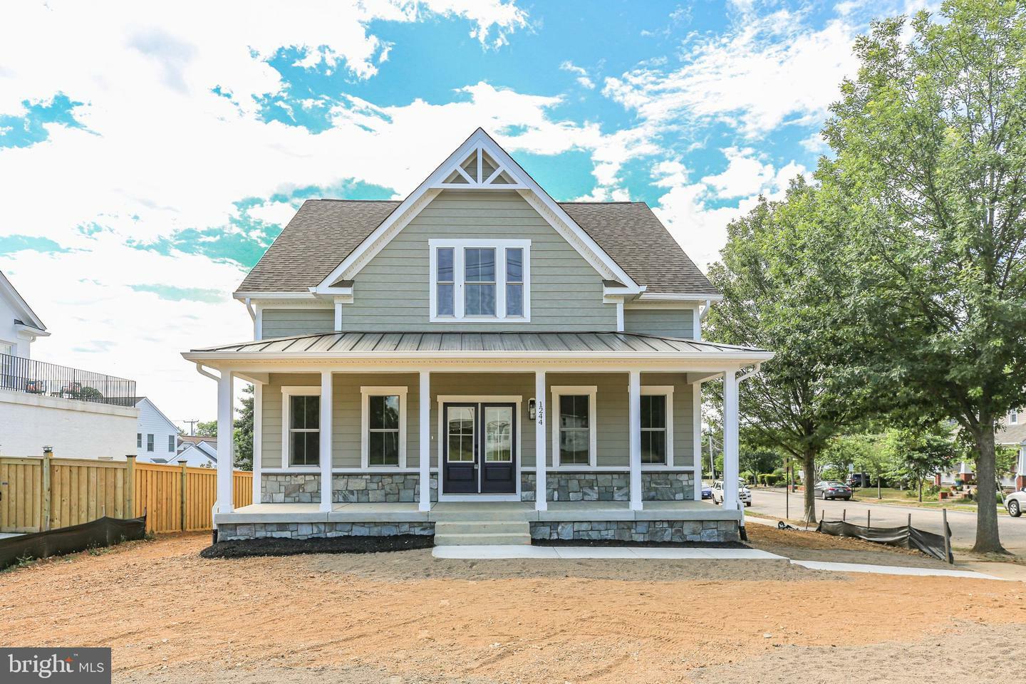 Property Photo: 1244 William Street VA 22401