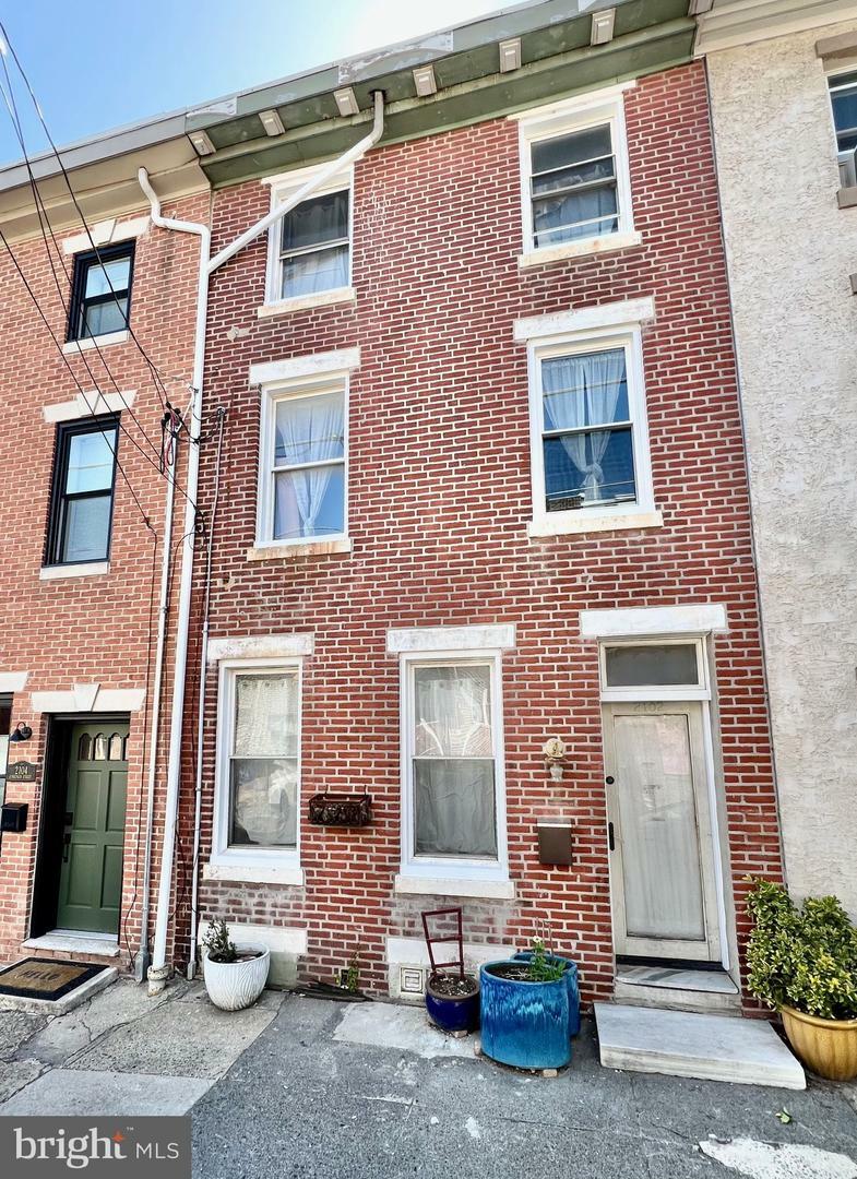 Property Photo: 2102 E Dauphin Street PA 19125
