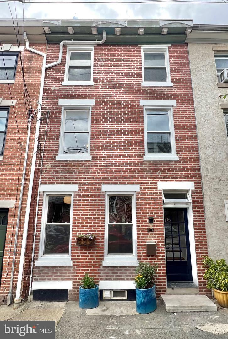 Property Photo: 2102 E Dauphin Street PA 19125