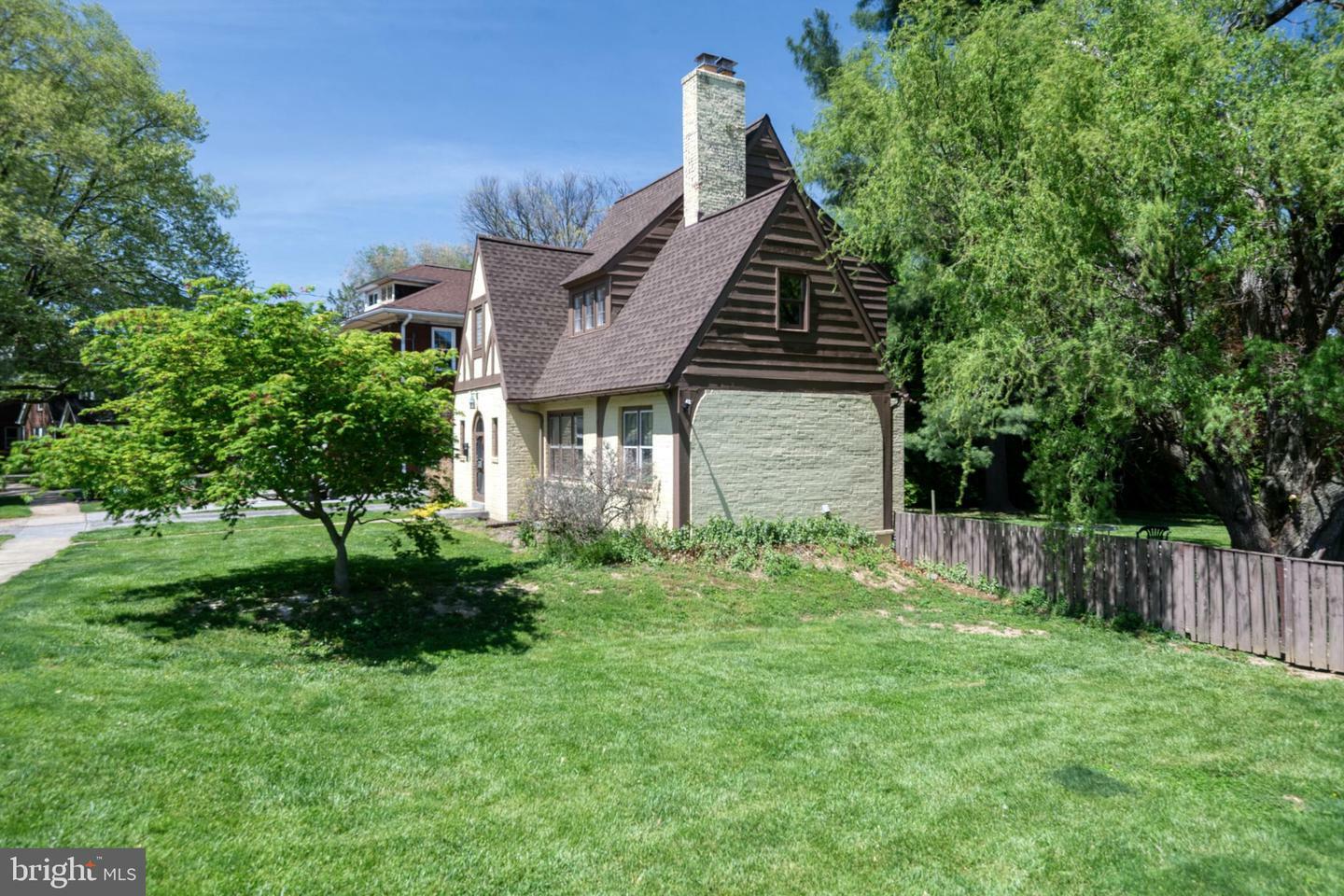 Property Photo: 2303 E Philadelphia Street PA 17402