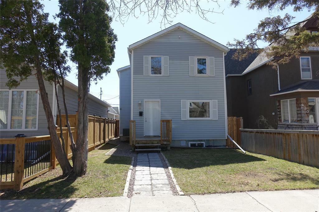Property Photo: 434 William Newton Avenue MB R2L 0W5