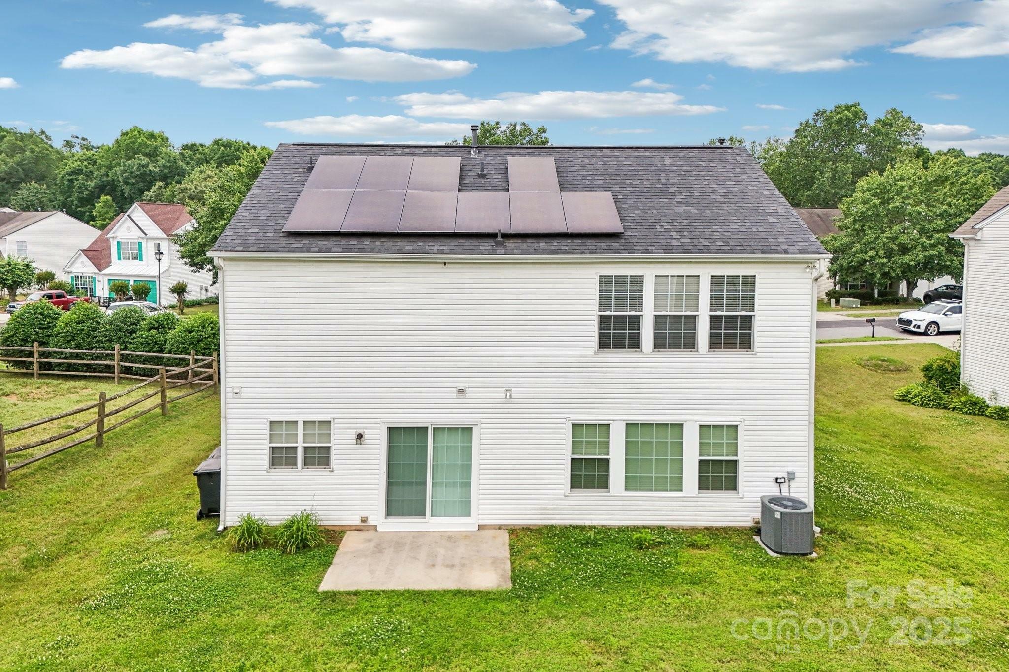 Property Photo: 3038 Old Ironside Drive NC 28213