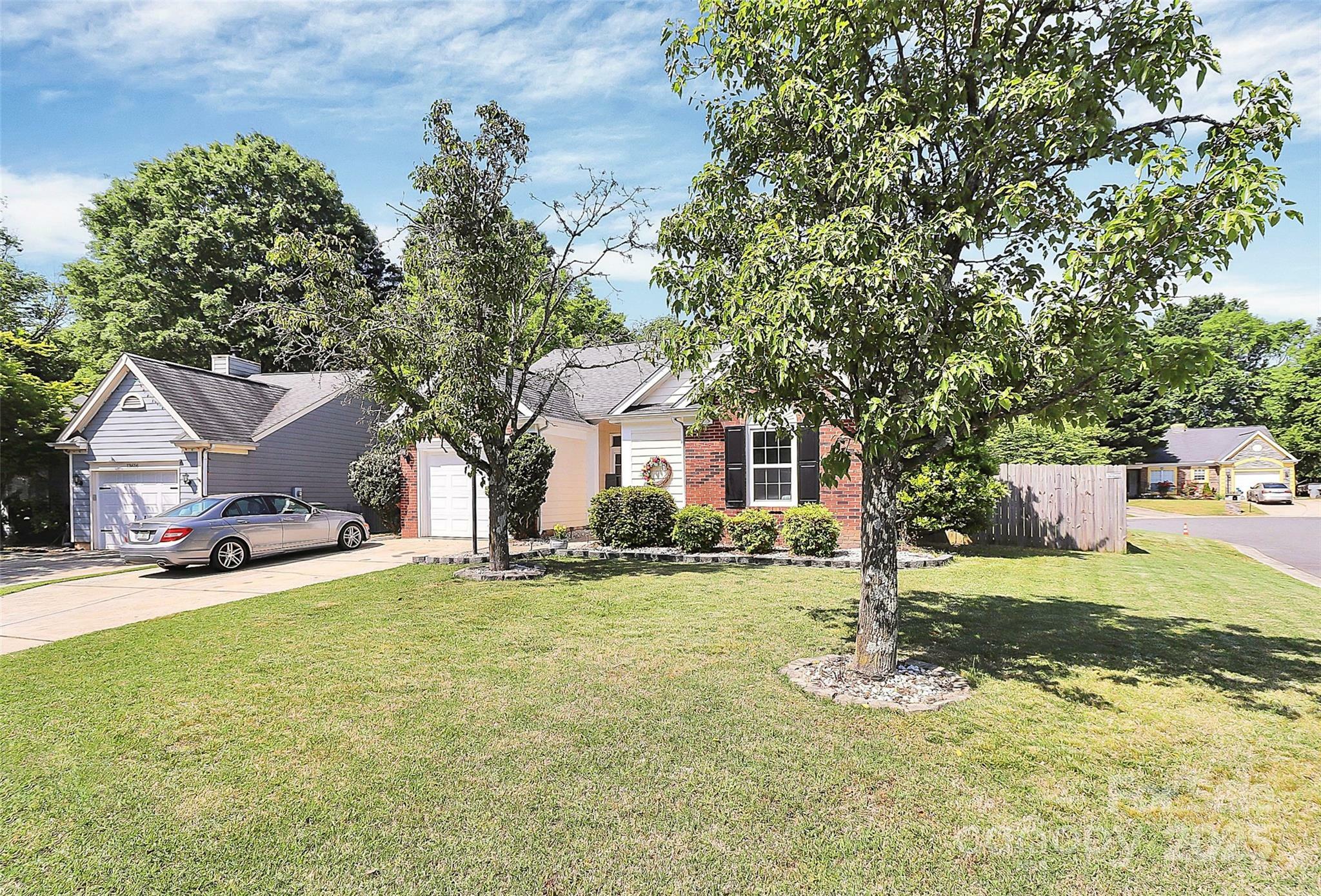 Property Photo: 13612 Bolingbrook Lane NC 28273