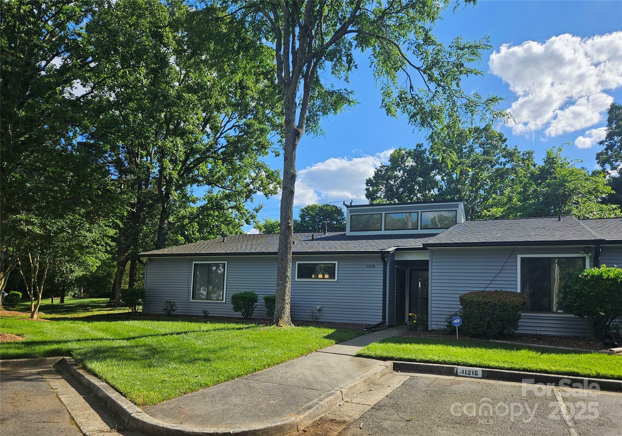 11216 Carmel Chace Drive  Charlotte NC 28226 photo