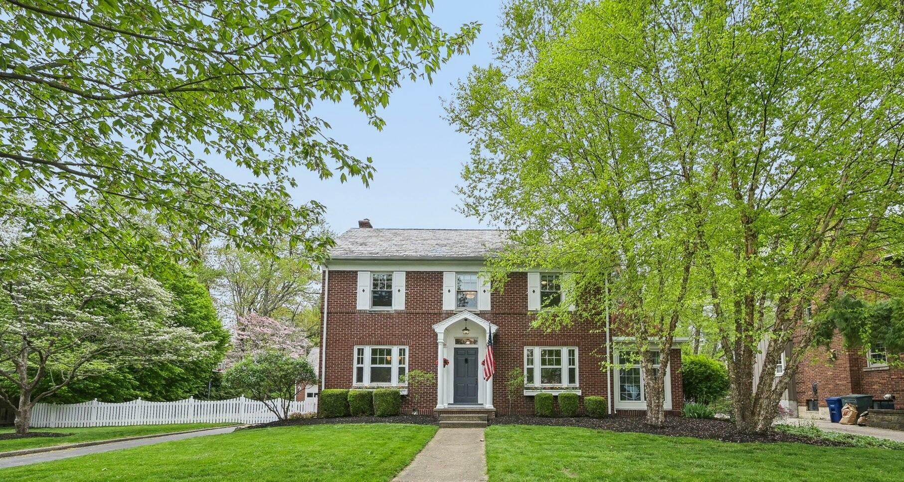Property Photo: 68 W Beaumont Road OH 43214
