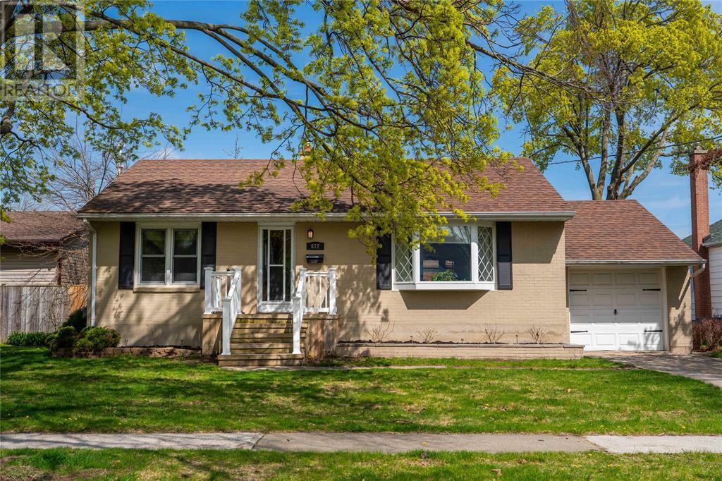 Photo de la propriété: 672 Odell Avenue ON N7V 2K7
