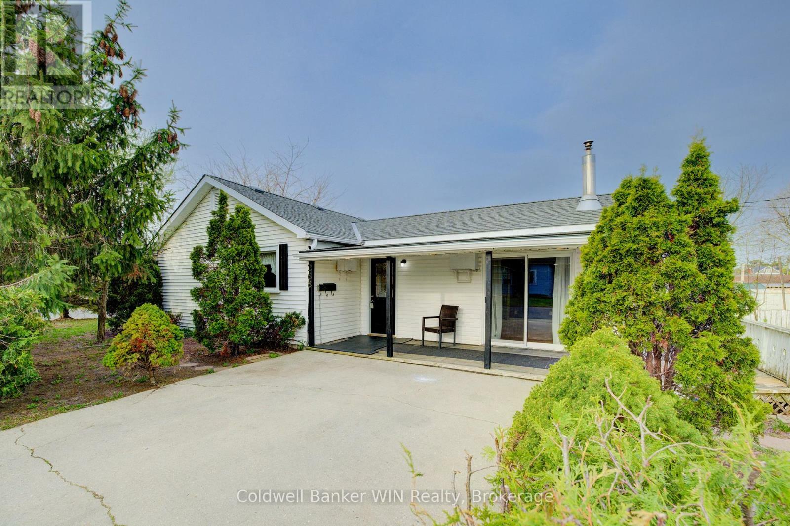 268 6th Street  Hanover ON N4N 1C4 photo