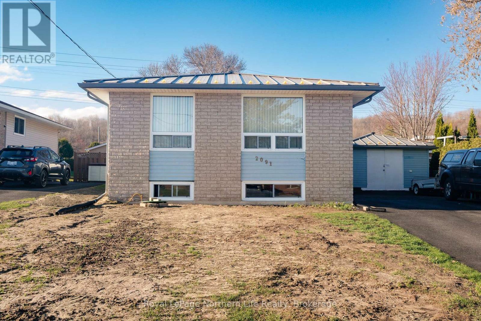 Photo de la propriété: 2091 McKeown Avenue ON P1B 7N8