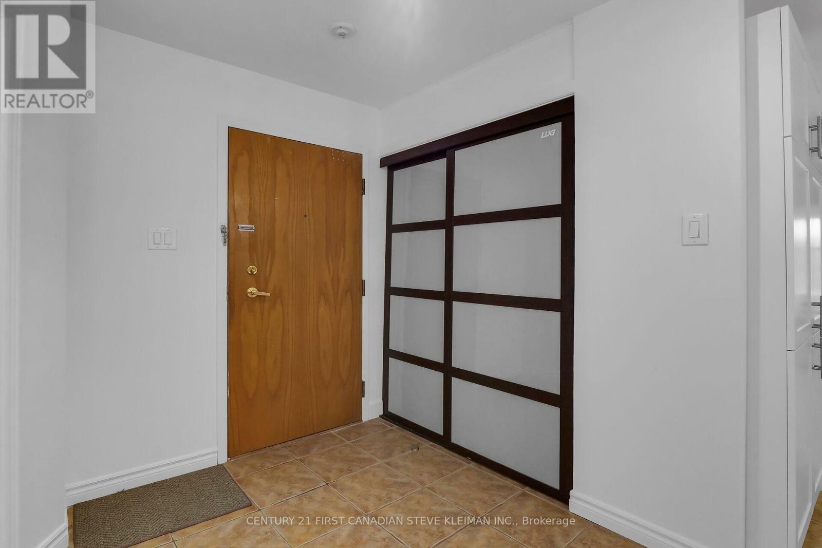 Property Photo: 695 Richmond Street 406 ON N6A 5M8