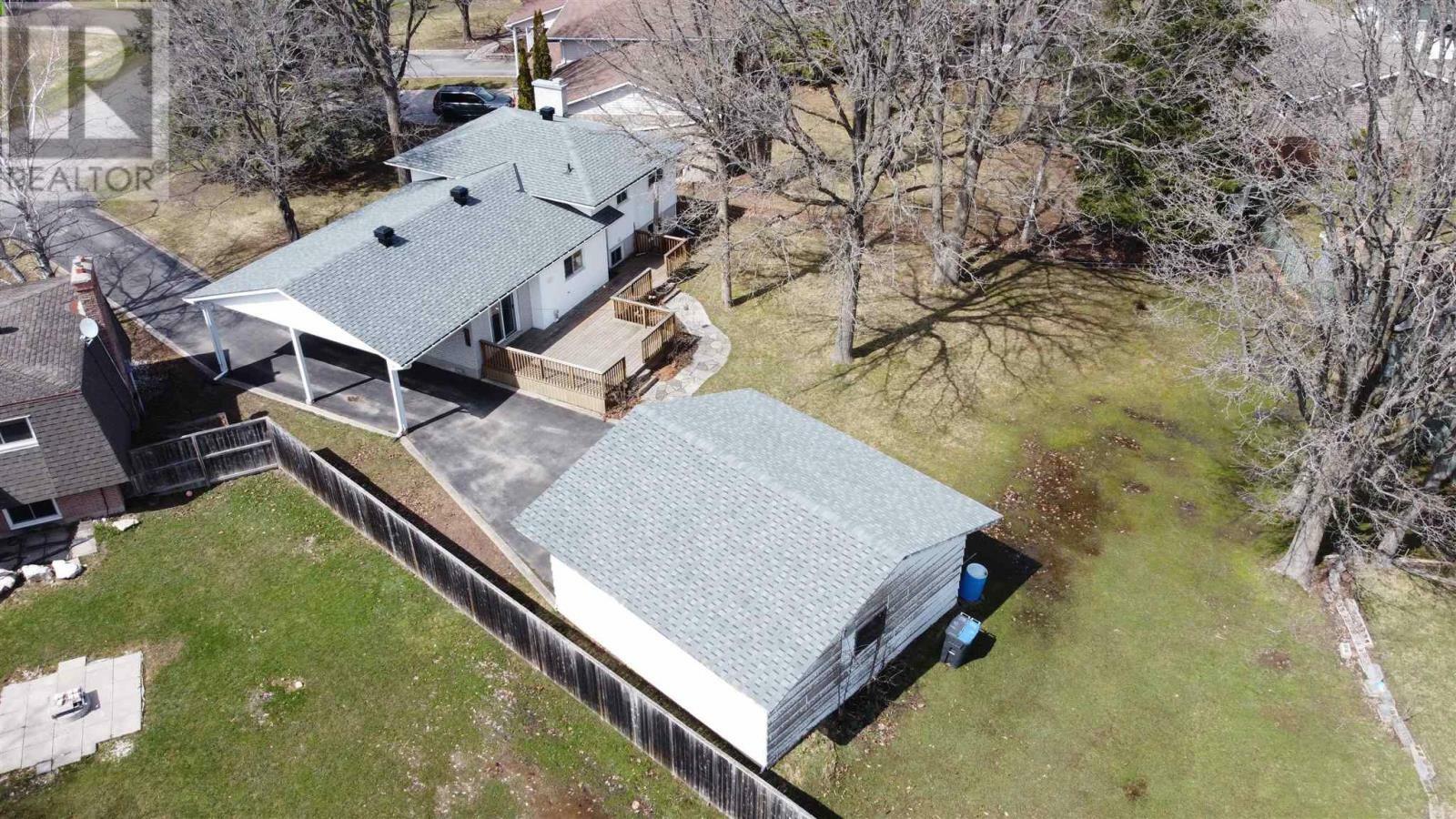 Property Photo: 142 Norden Cres ON P6B 5N5