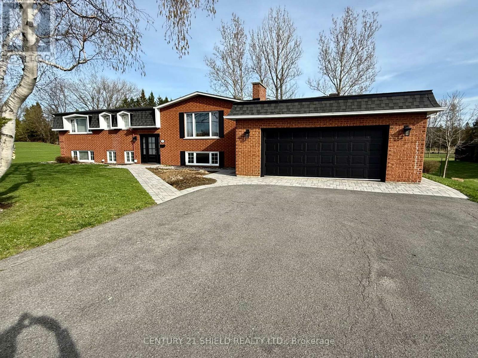Photo de la propriété: 910 Tollgate Road West ON K6H 5R6