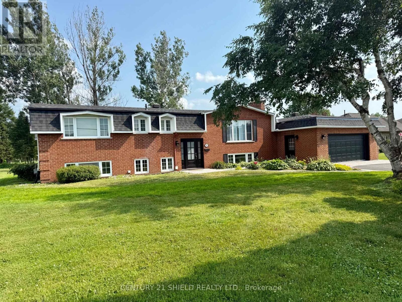 Photo de la propriété: 910 Tollgate Road West ON K6H 5R6