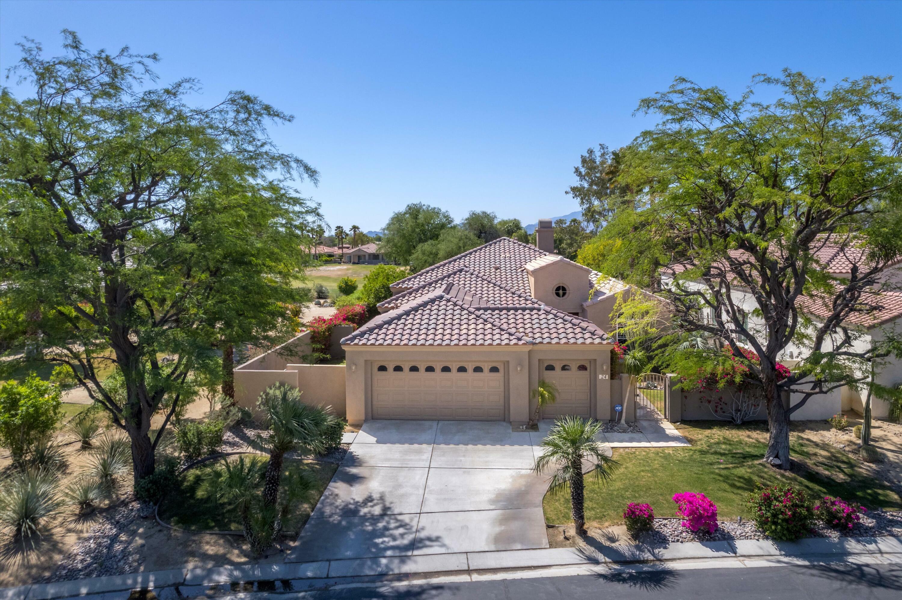 Property Photo: 24 Via Las Flores CA 92270