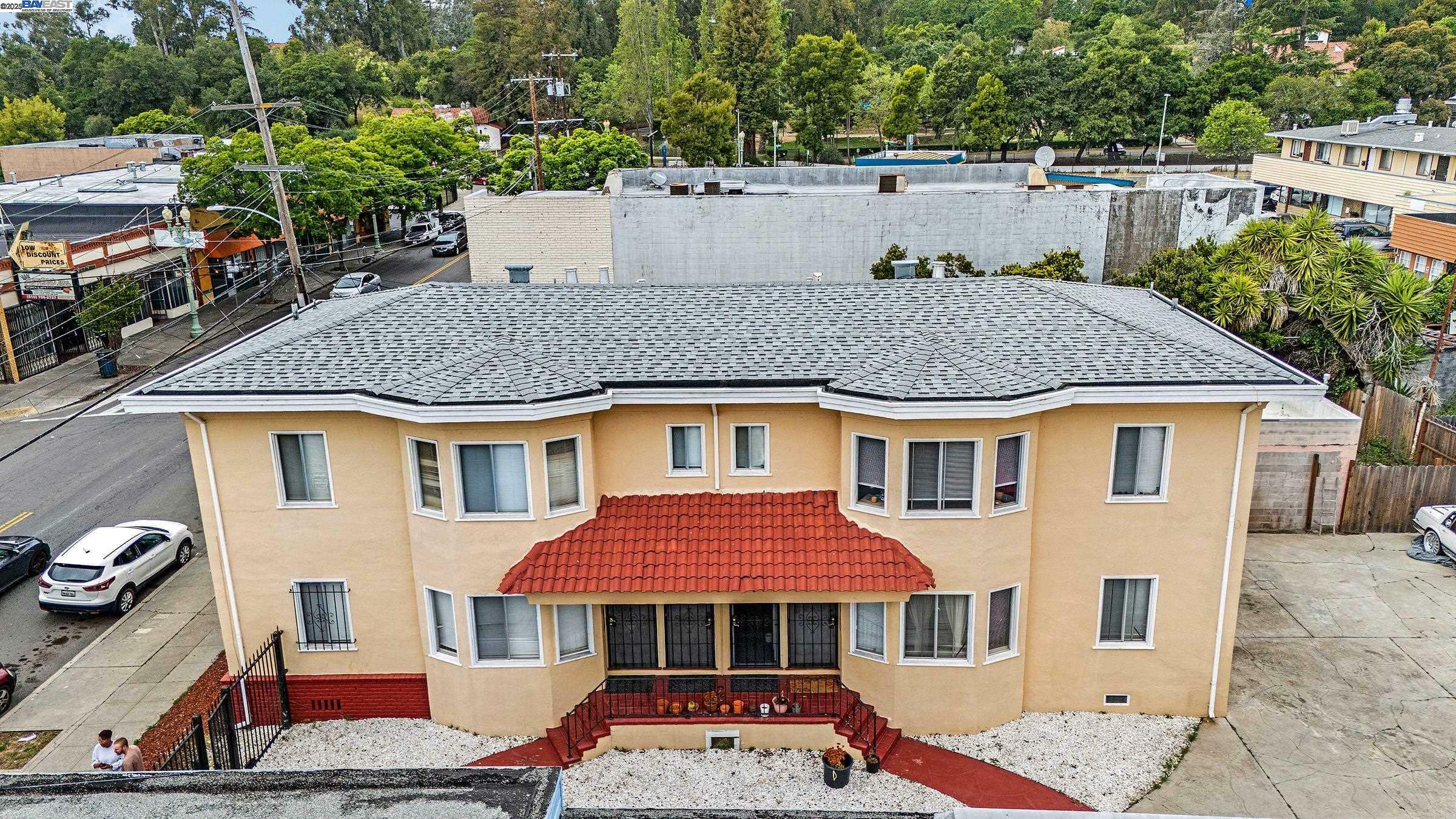 6000 Macarthur Blvd.  Oakland CA 94605 photo