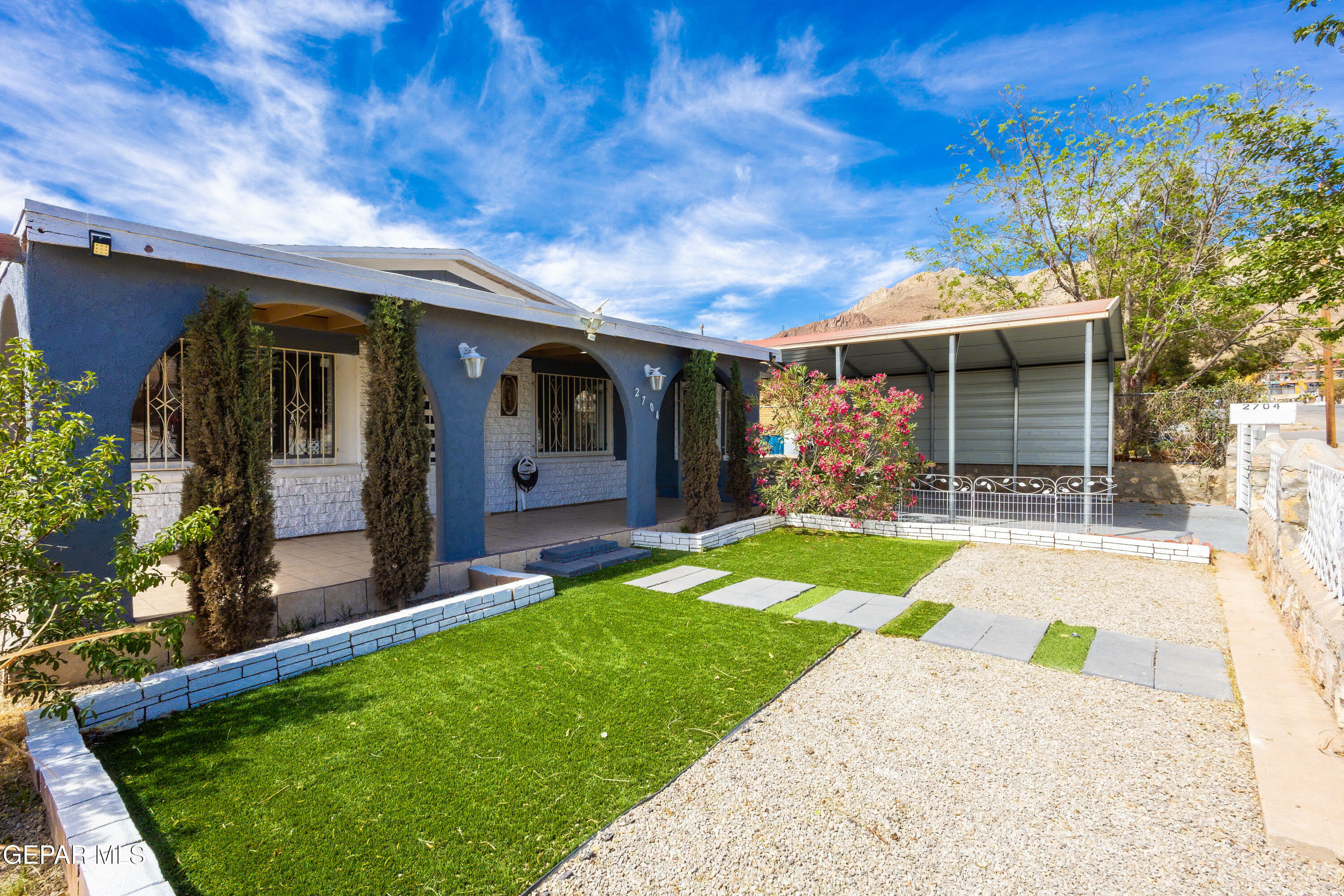 Property Photo: 2704 McKinley Ave Avenue TX 79930