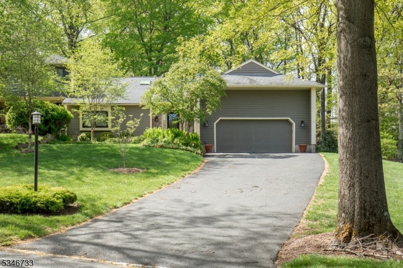 Property Photo: 24 Hunters Cir NJ 08833