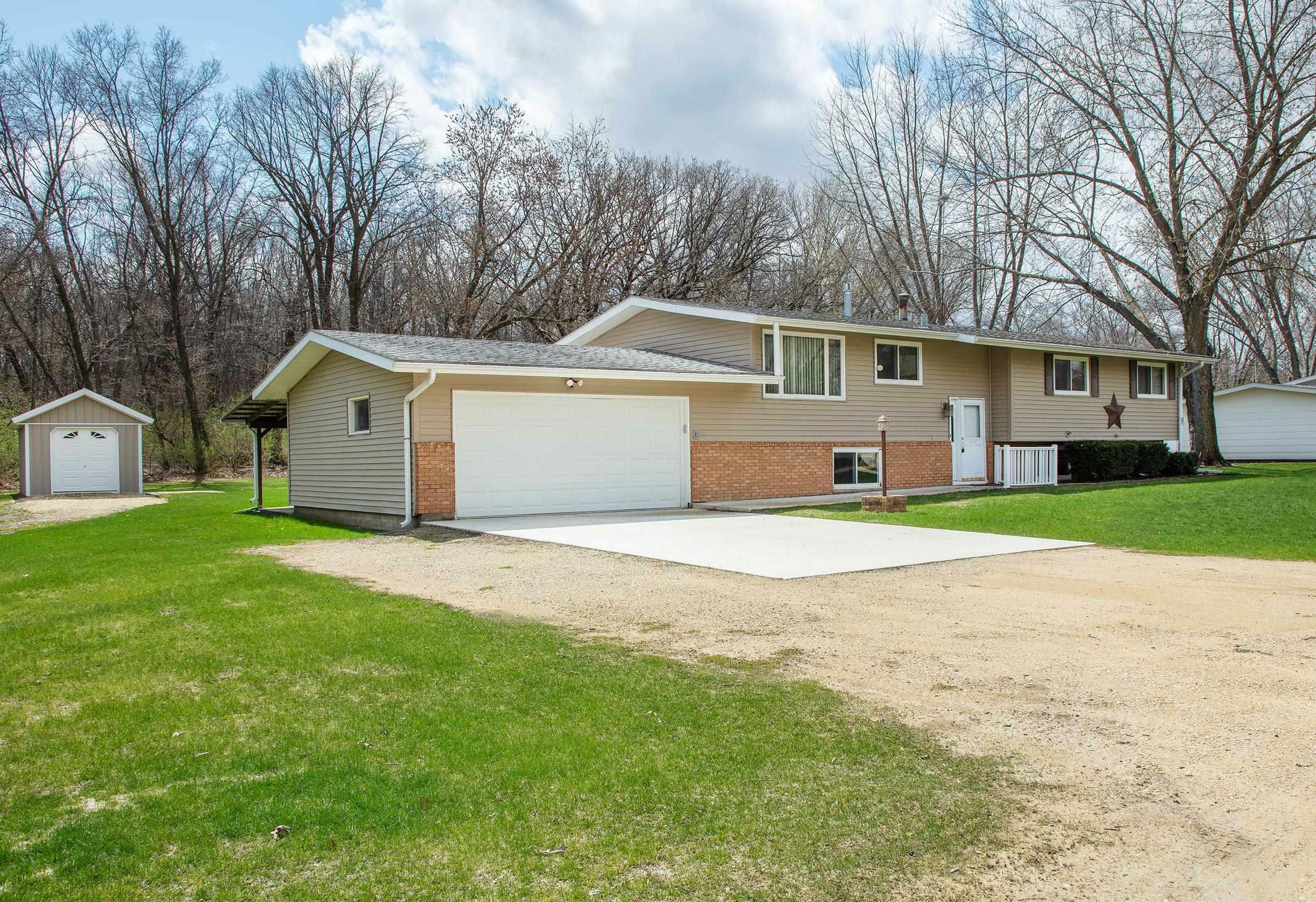 Property Photo: 1002 201st Street IA 50645