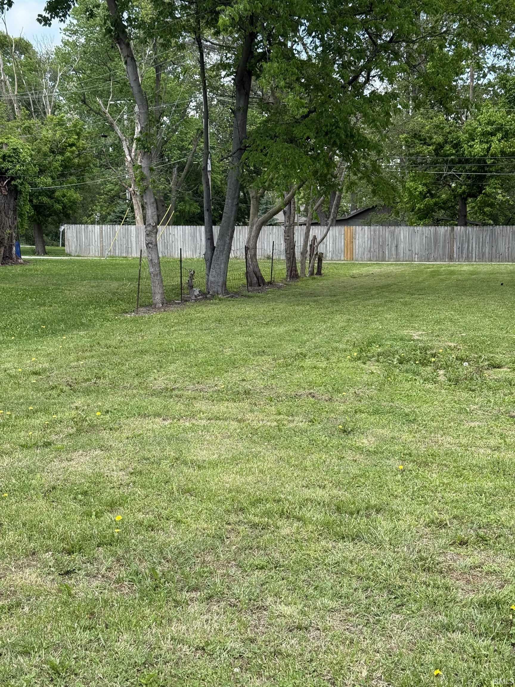 Property Photo: 813 W 8th Street IN 47620